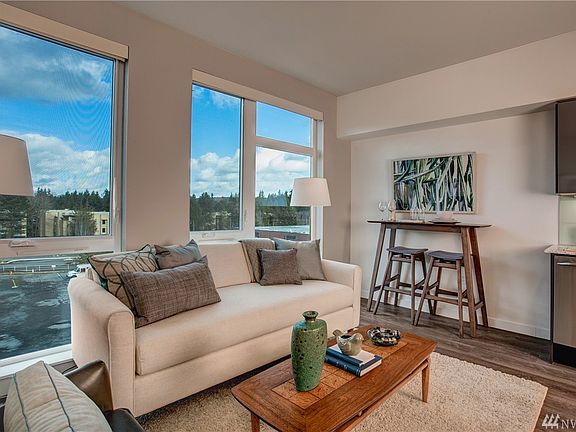 4th image of 1085 103rd Ave NE #523