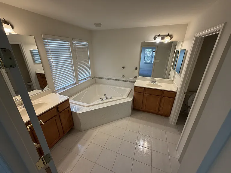 3921 Braveheart Cir — Photo 10