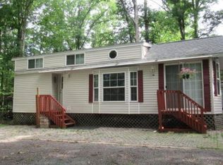 118 Minsi Ct, Shohola, PA 18458