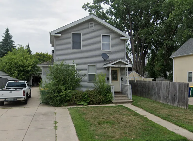 1733 Smith St — Photo 1