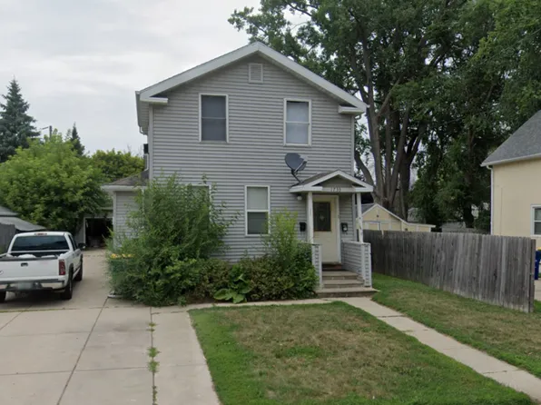 1733 Smith St, Green Bay, WI 54302