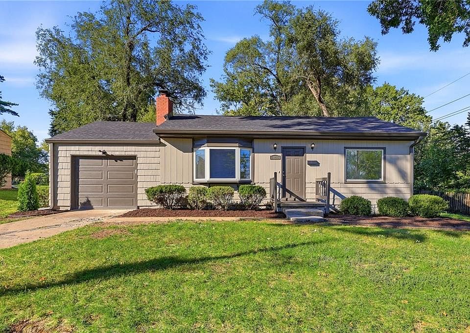 1st image of 11216 W 61st Pl