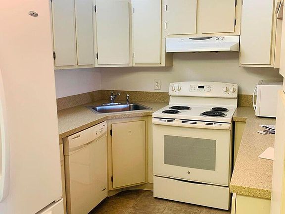4th image of 714 Sunny Pine Way APT C2