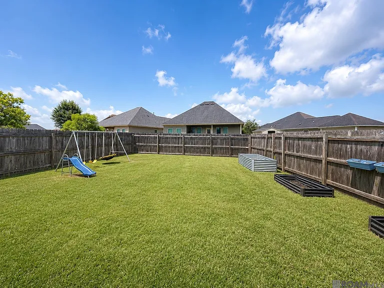 15484 Oakstone Dr — Photo 4