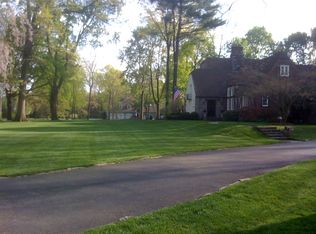 41 Club Rd, Riverside, CT 06878