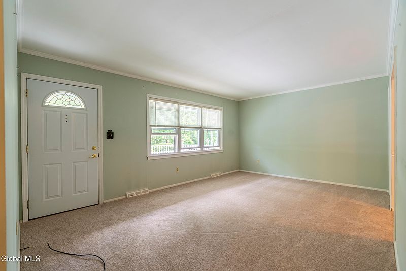4th image of 4 Sherri Road