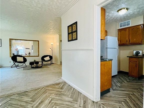 5th image of 1373 Hardesty Blvd