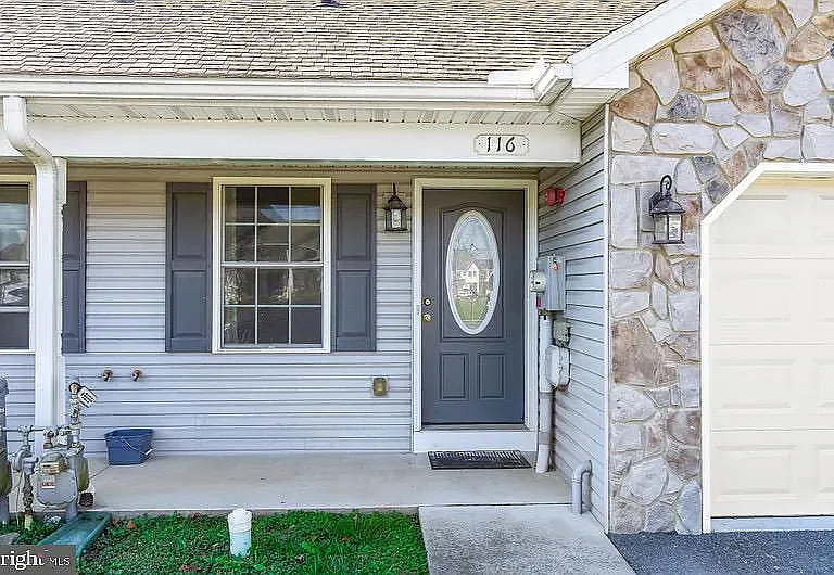 116 Sable Dr — Photo 2