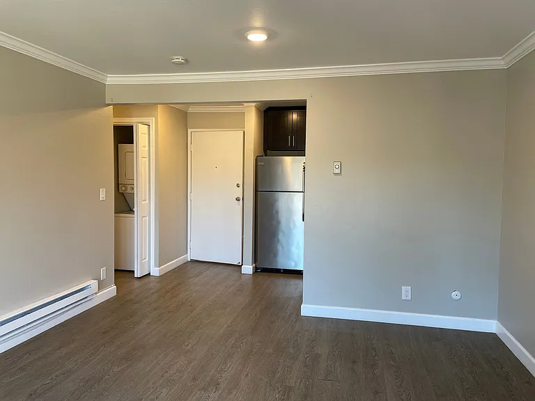 70 Lodato Ave — Photo 14