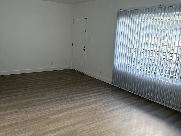 3321 S Canfield Ave #19 — Photo 2