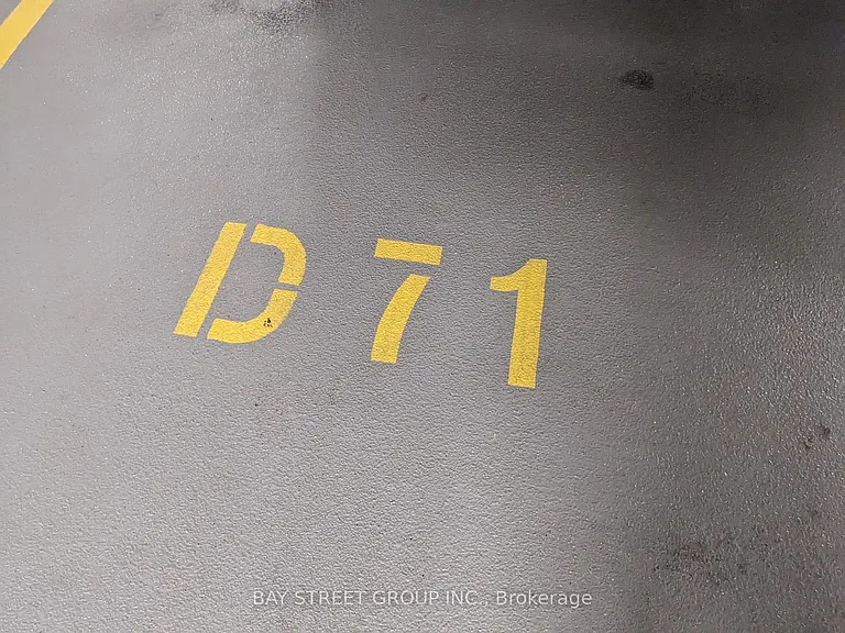 1 Bloor St E #4108 — Photo 22