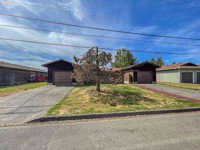 1927 Green Ave, Roseburg, OR, 97471