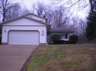 9577 Greenway Dr, Twinsburg, OH 44087