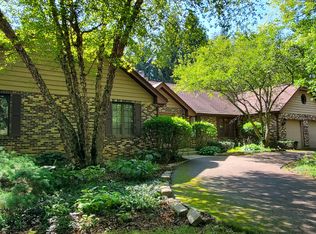 405 Hennessy Ct, Gilberts, IL 60136