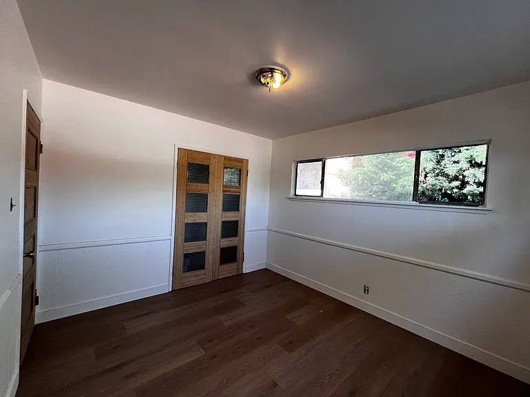 800 N Glenoaks Blvd — Photo 7