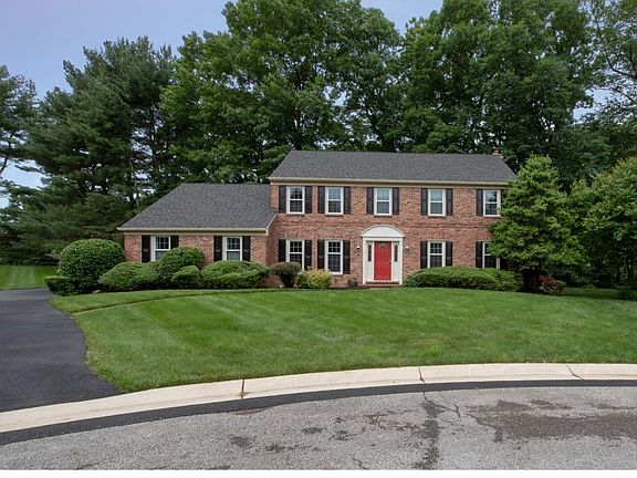 2nd image of 8 Quail Ct