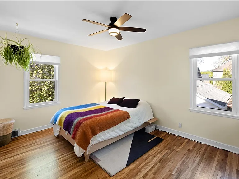 Bedroom 5 (upstairs)