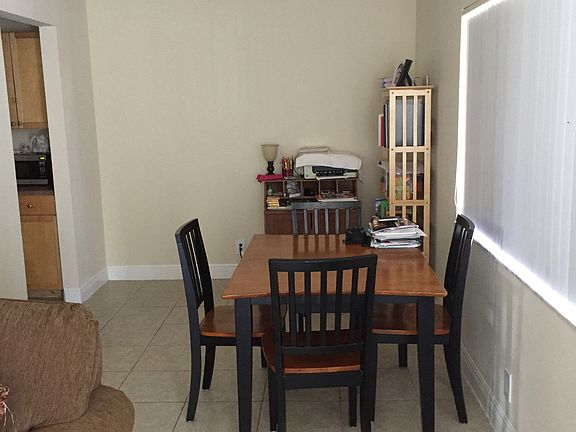 4th image of 713 Meadows Cir #713