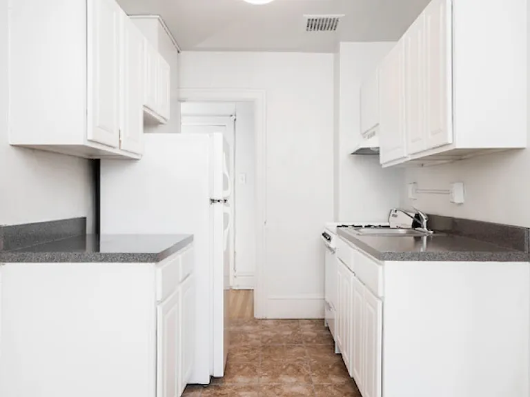 Embassy Apartments — Photo 3