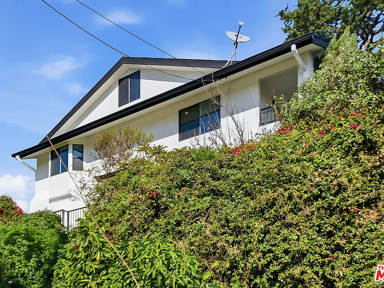 1301 Angelus Ave — Photo 2