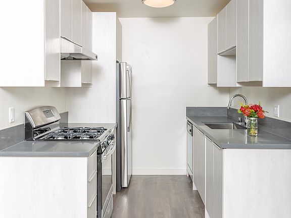 4th image of 1330 N Martel Ave APT 15