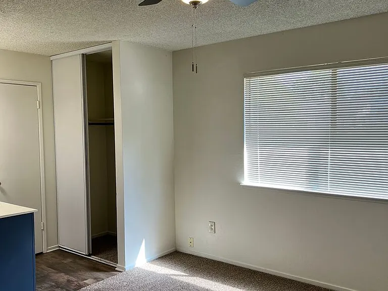 7013 Halesworth Ct — Photo 11