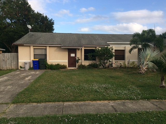 2nd image of 822 Poinciana St