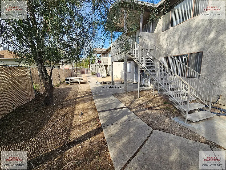 916 S 4th Avenue - Casitas Del Oeste