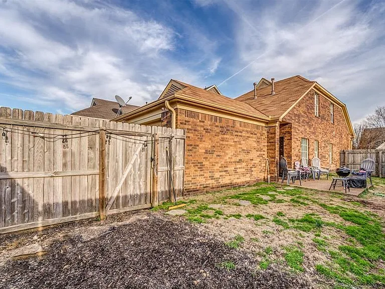 10222 Sterling Ridge Dr — Photo 18