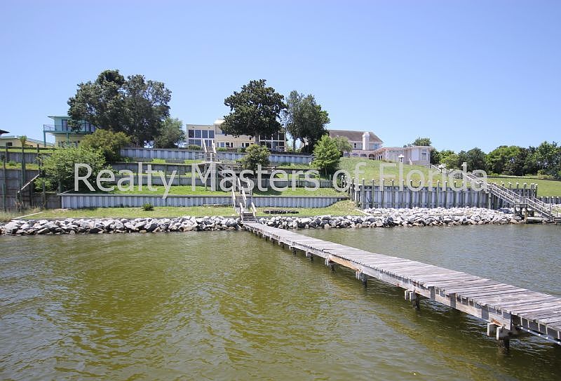 1st image of 70 Highpoint Dr