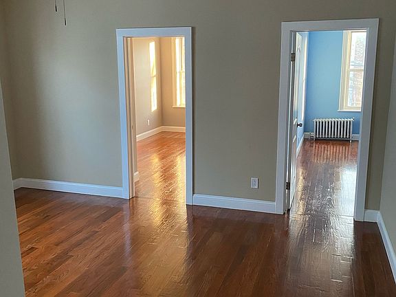 Living Room (Fully Renovated)