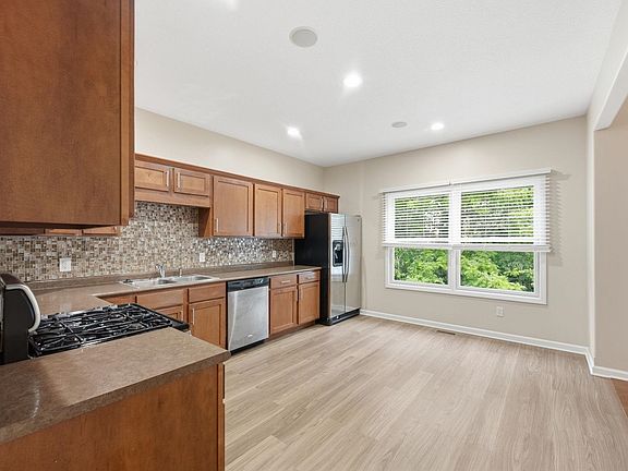 5th image of 519 Williamson Cir