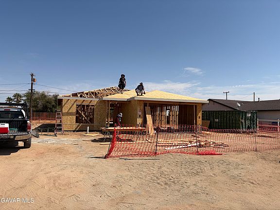 5th image of 9161 Ironwood Ave