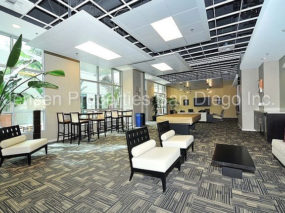 3rd image of 1095 K St