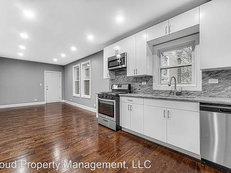 4350 S California Ave #1R — Photo 3