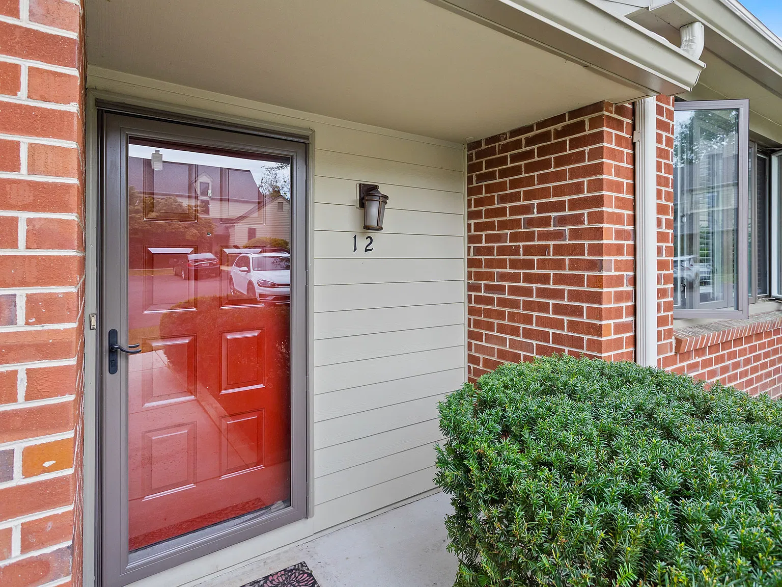 3 bed, 1978 sqft, $3,600 — Photo 3