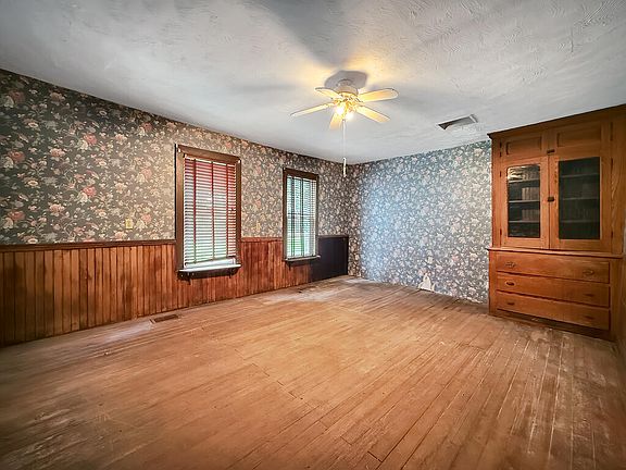 3rd image of 24 Academy St