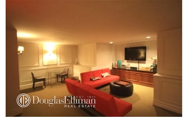 Rented by Douglas Elliman | media 33