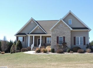 36 Donovans Ln, Staunton, VA 24401