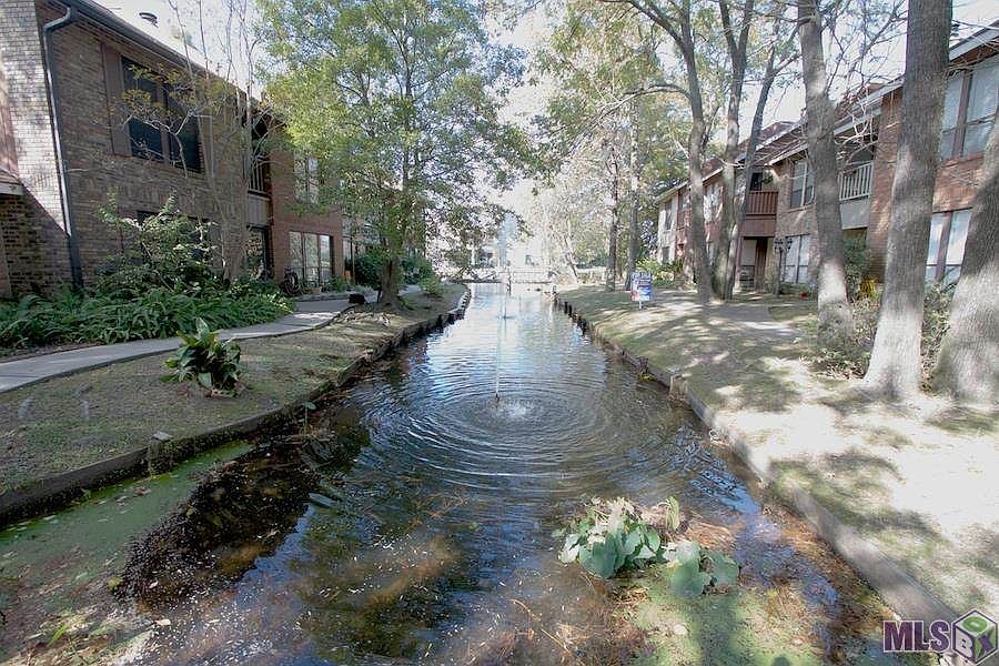 2nd image of 2431 Aubin Ln #2431