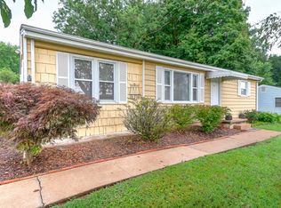 701 Rolling Hills Dr, Johnson City, TN 37604