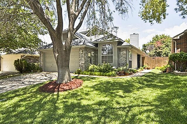 1st image of 935 Plantation Dr