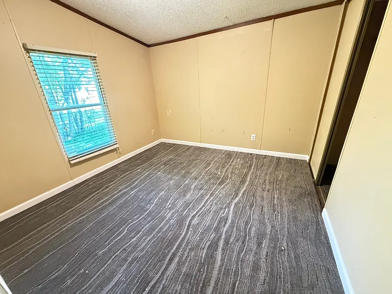 183 Ainsley Ave — Photo 8