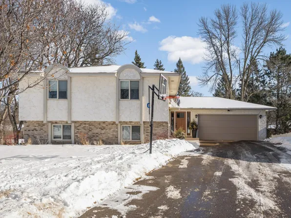 8135 Rhode Island Cir, Bloomington, MN 55438