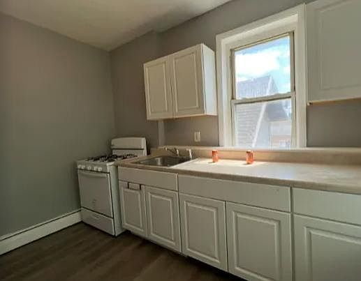 2nd image of 512 E Jersey St