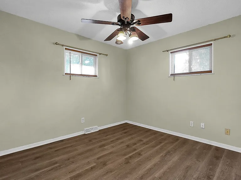 272 Collingwood Ave — Photo 35