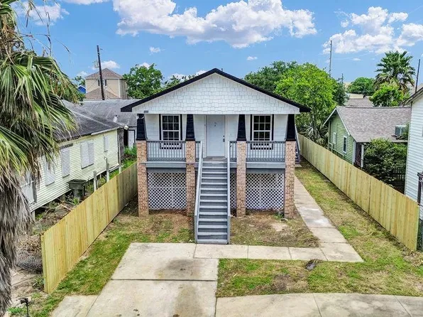 5306 Avenue M 1/2, Galveston, TX 77551