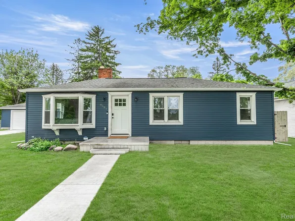 6581 Windiate Rd, Waterford, MI 48329