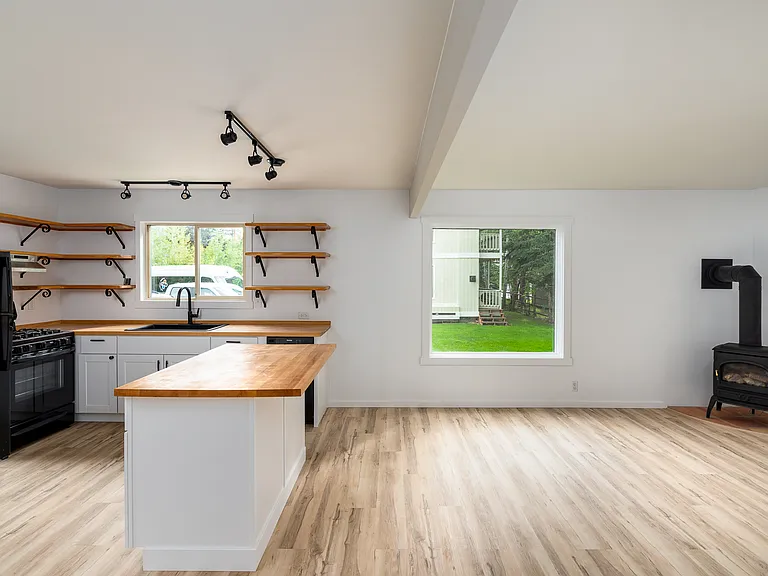 121 Pinewood Ln #B1 — Photo 3