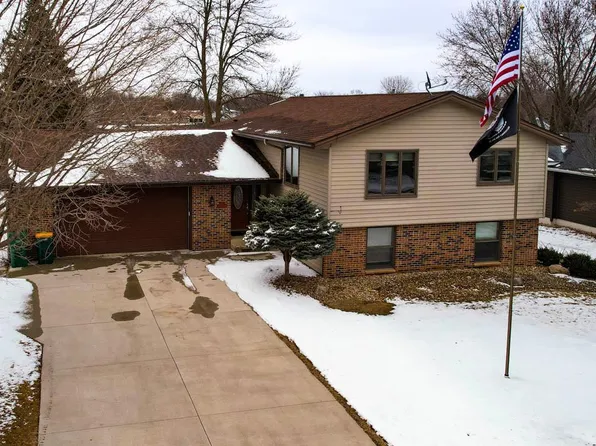 1918 Bayview Dr, Albert Lea, MN 56007